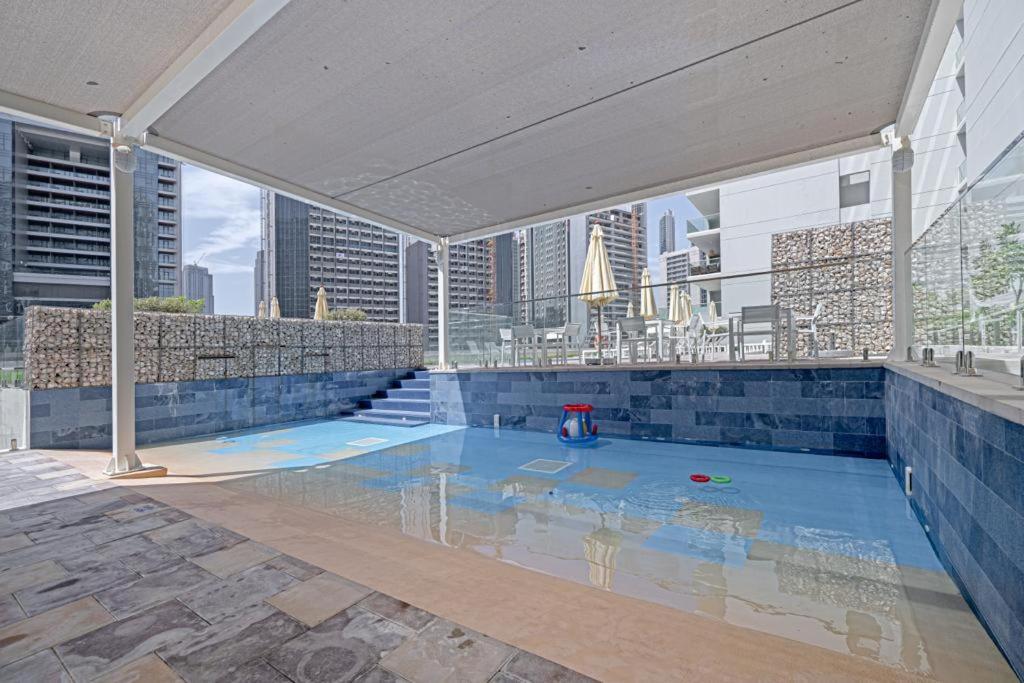 Fantastic One Bedroom Apartment With Burj-Khalifa View ドバイ エクステリア 写真